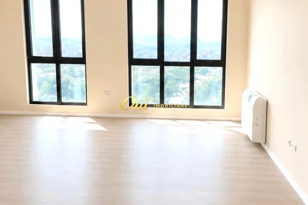 KOMPLEKSI ARLIS, AMBIENT ZYRE PER QERA