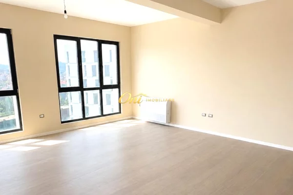 Ambient biznesi me qera 3+1 ne Tirane - 800 Euro