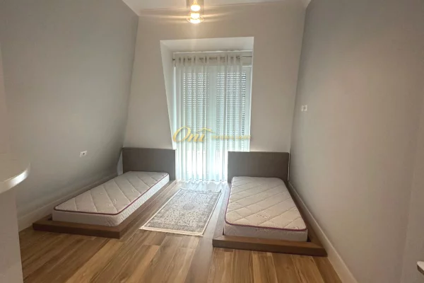 Shtepi me qera Apartament ne Tirane, 2+1, Mobilimi E mobiluar, Pagesa 2,000  Euro.