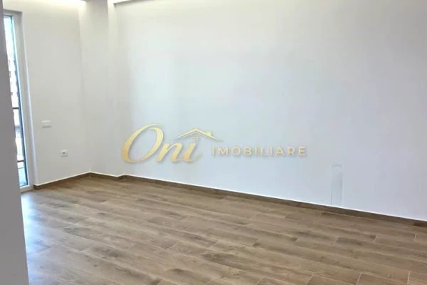 Shtepi ne shitje Apartament ne Tirane, 2+1, Mobilimi Bosh, pa mobiluar, Pagesa 15,000,000  Leke.