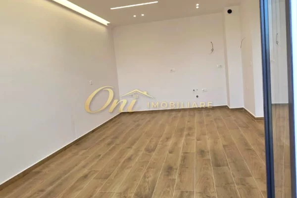 Shtepi ne shitje Apartament ne Tirane, 2+1, Mobilimi Bosh, pa mobiluar, Pagesa 15,000,000  Leke.