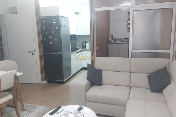 Shtepi ne shitje Apartament ne Tirane, 2+1, Mobilimi E mobiluar, Pagesa 15,500,000  Leke.