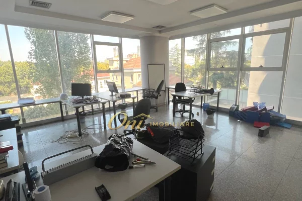 BLLOK, AMBIENT ZYRE 250M2 PER QERA 