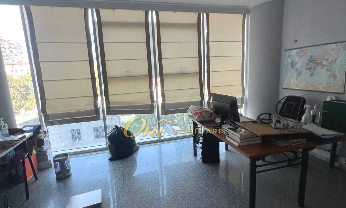 BLLOK, AMBIENT ZYRE 250M2 PER QERA 