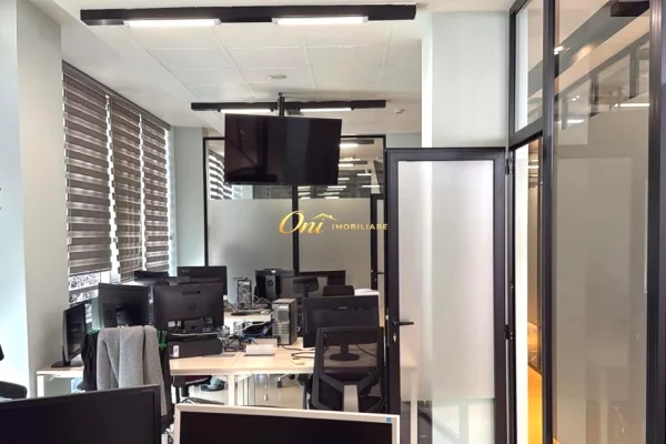 QENDER, AMBIENET ZYRE PER QERA