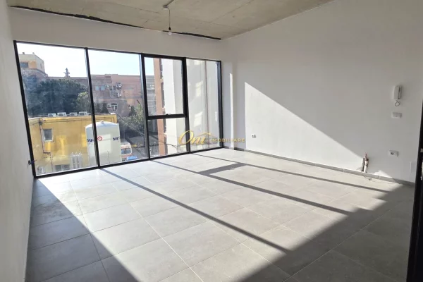 Ambient biznesi me qera 3+1 ne Tirane - 60,000 Leke