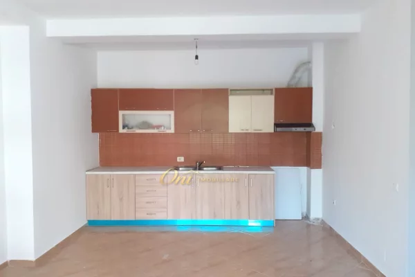 House for Rent Apartment in Tirana, 2+1, Furniture Emty, Payment 40,000  Leke.