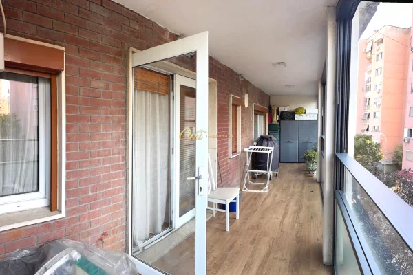 Shtepi ne shitje Apartament ne Tirane, 3+1, Mobilimi E mobiluar, Pagesa 24,500,000  Leke.