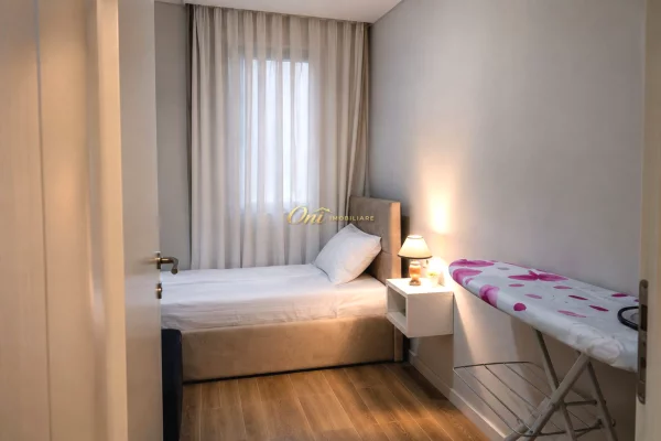 Shtepi me qera Apartament ne Tirane, 2+1, Mobilimi E mobiluar, Pagesa 1,200  Euro.