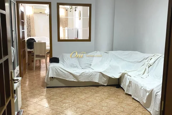 Shtepi ne shitje Apartament ne Tirane, 2+1, Mobilimi E mobiluar, Pagesa 180,000  Euro.