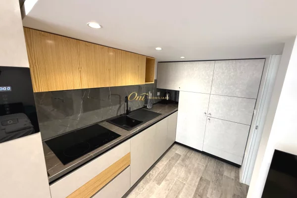 Shtepi me qera Apartament ne Tirane, 2+1, Mobilimi E mobiluar, Pagesa 120,000  Leke.