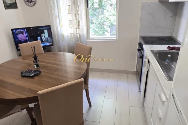 Shtepi me qera Apartament ne Tirane, 2+1, Mobilimi E mobiluar, Pagesa 80,000  Leke.