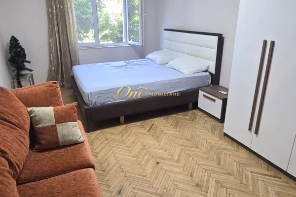 Shtepi me qera 2+1 ne Tirane - 80,000 Leke