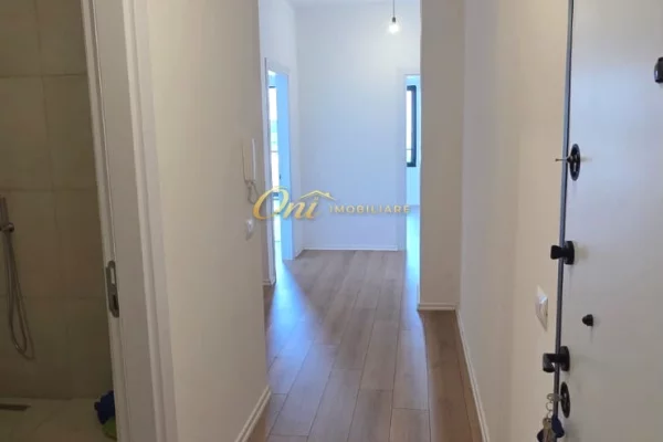 RRUGA E BARRIKADAVE, AMBIENT ZYRE PER QERA 