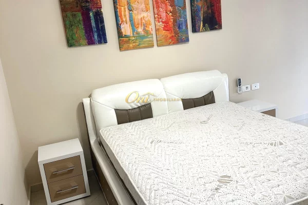 Shtepi me qera Apartament ne Tirane, 3+1, Mobilimi E mobiluar, Pagesa 1,500  Euro.