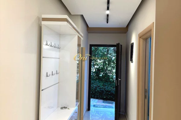Shtepi me qera Apartament ne Tirane, 3+1, Mobilimi E mobiluar, Pagesa 1,500  Euro.