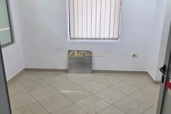 KULLAT BINJAKE, AMBIENT ZYRE PER QERA 