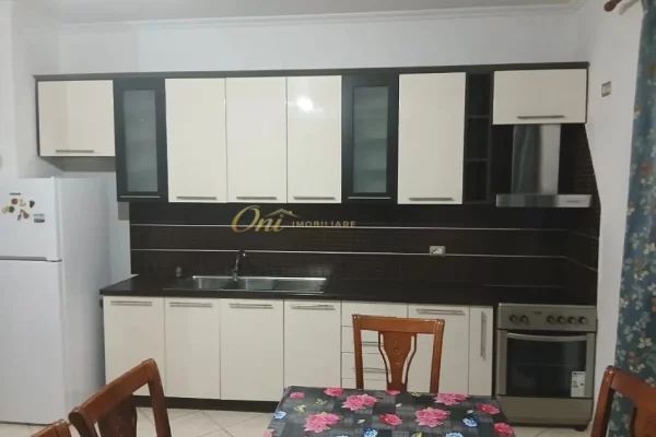 Shtepi me qera Apartament ne Tirane, 1+1, Mobilimi E mobiluar, Pagesa 400  Euro.