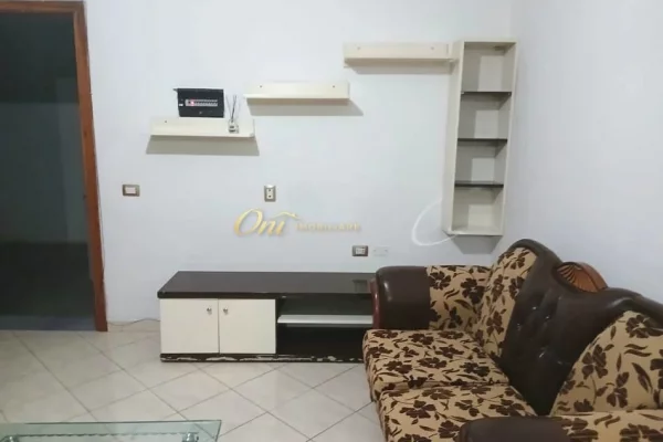 Shtepi me qera Apartament ne Tirane, 1+1, Mobilimi E mobiluar, Pagesa 400  Euro.