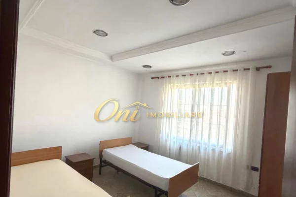 Shtepi me qera Apartament ne Tirane, 2+1, Mobilimi E mobiluar, Pagesa 60,000  Leke.