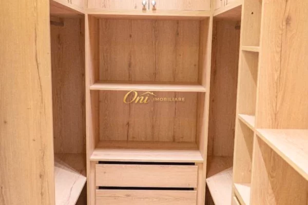 Shtepi ne shitje Apartament ne Tirane, 2+1, Mobilimi E mobiluar, Pagesa 31,500,000  Leke.