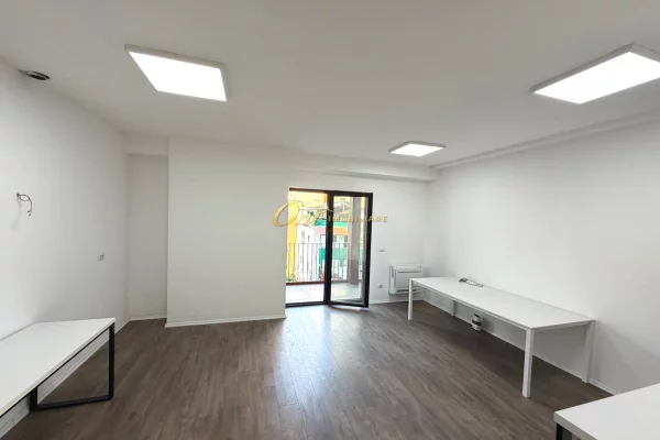 RRUGA E KAVAJES AMBIENT ZYRE PER QERA
