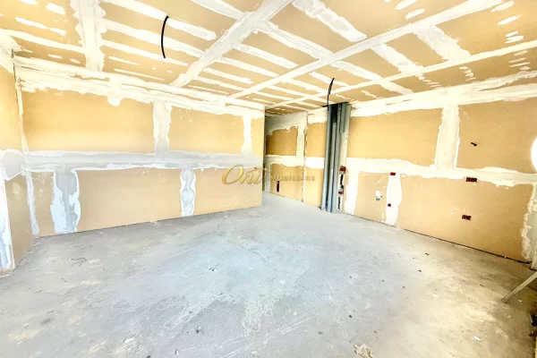 Casa in vendita Appartamento a Tirana, 1+1, Ambiente Vuoto, Pagamento 151,400  Euro.