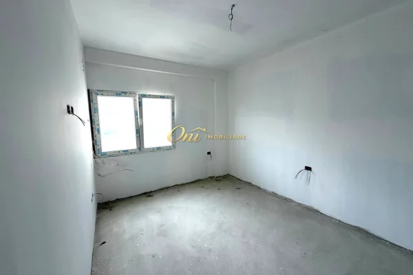 Casa in vendita Appartamento a Tirana, 3+1, Ambiente Vuoto, Pagamento 286,500  Euro.