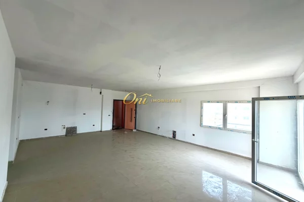 Casa in vendita Appartamento a Tirana, 3+1, Ambiente Vuoto, Pagamento 286,500  Euro.