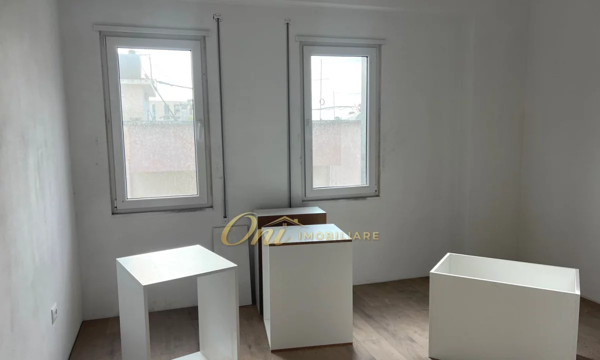 Shtepi me qera Apartament ne Tirane, 2+1, Mobilimi Bosh, pa mobiluar, Pagesa 40,000  Leke.