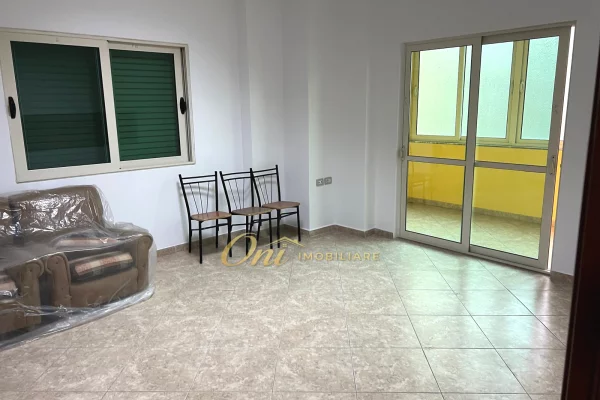 Ambient biznesi me qera 3+1 ne Tirane - 100,000 Leke