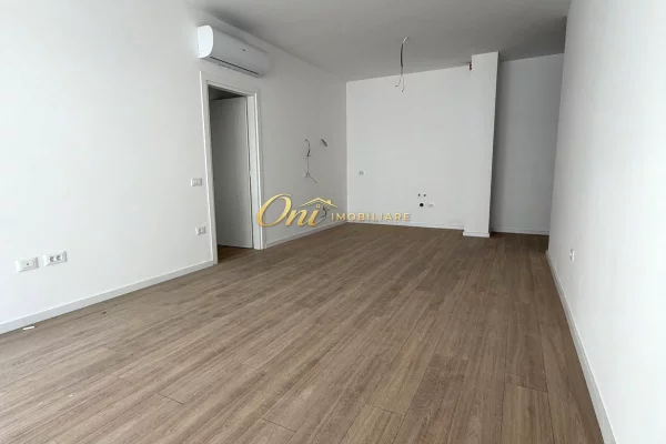 KOMUNA E PARISIT, AMBIENT ZYRE PER QERA 