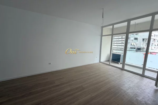 KOMUNA E PARISIT, AMBIENT ZYRE PER QERA 