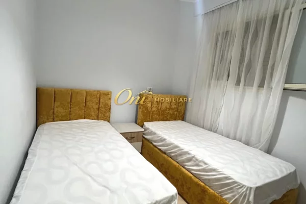 Shtepi me qera Apartament ne Tirane, 2+1, Mobilimi E mobiluar, Pagesa 50,000  Leke.