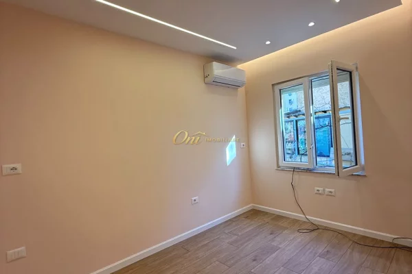 Ambient biznesi me qera 3+1 ne Tirane - 2,300 Euro