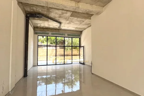 Ambient biznesi me qera 1+1 ne Tirane - 80,000 Leke