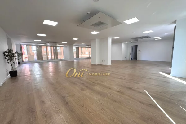 Ambient biznesi me qera 3+1 ne Tirane - 11,000 Euro
