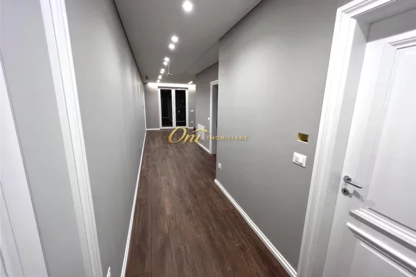 Shtepi ne shitje Vila Luksoze ne Tirane, 2+1, Mobilimi E mobiluar, Pagesa 1,800,000  Euro.