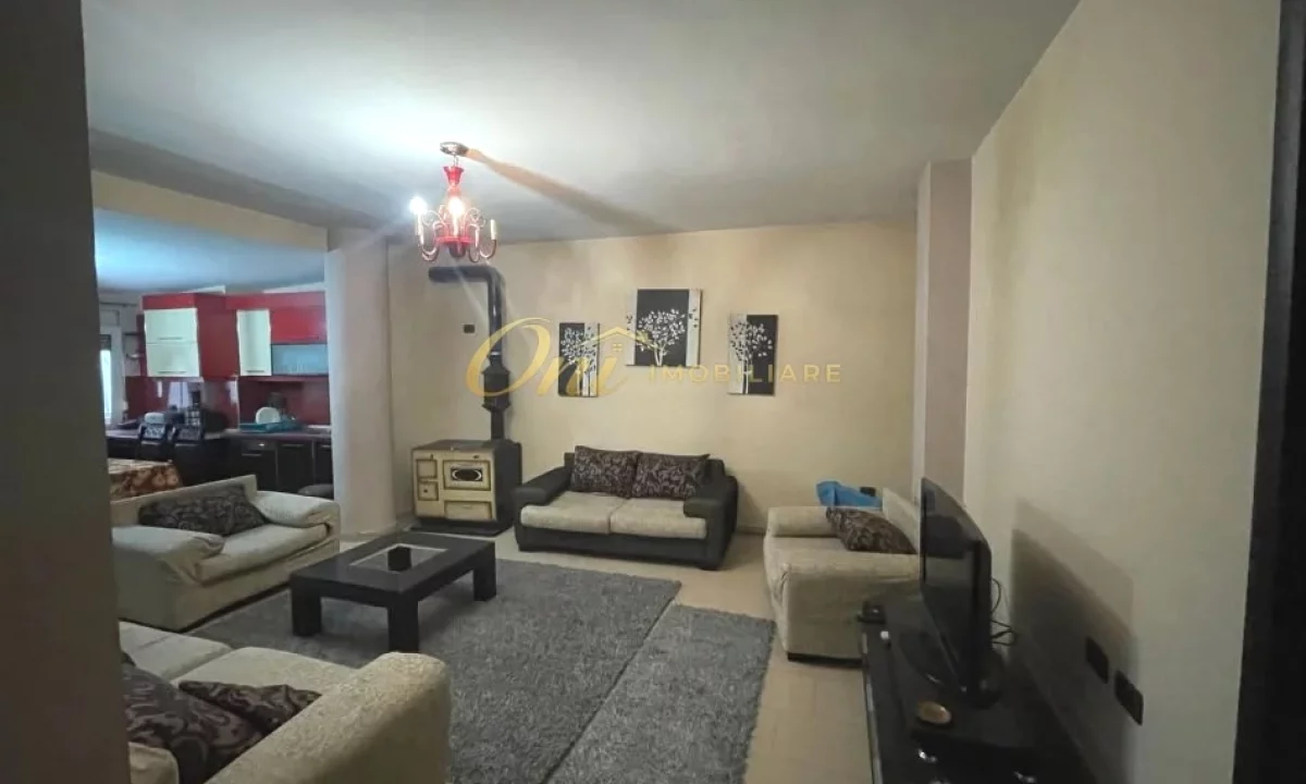 Shtepi me qera Apartament ne Tirane, 3+1, Mobilimi E mobiluar, Pagesa 750  Euro.