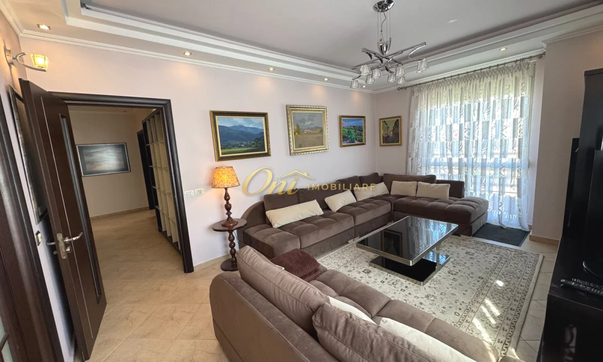 Shtepi me qera Apartament ne Tirane, 3+1, Mobilimi E mobiluar, Pagesa 80,000  Leke.