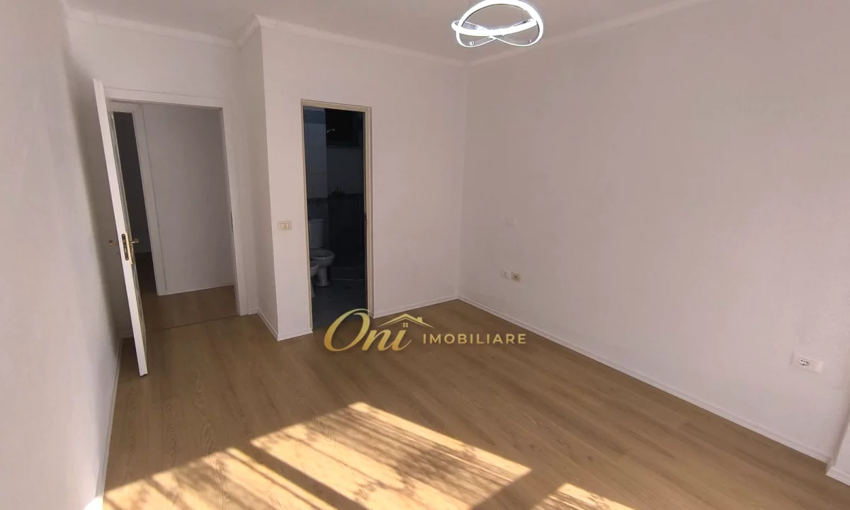 Shtepi ne shitje Apartament ne Tirane, 2+1, Mobilimi E mobiluar, Pagesa 12,500,000  Leke.