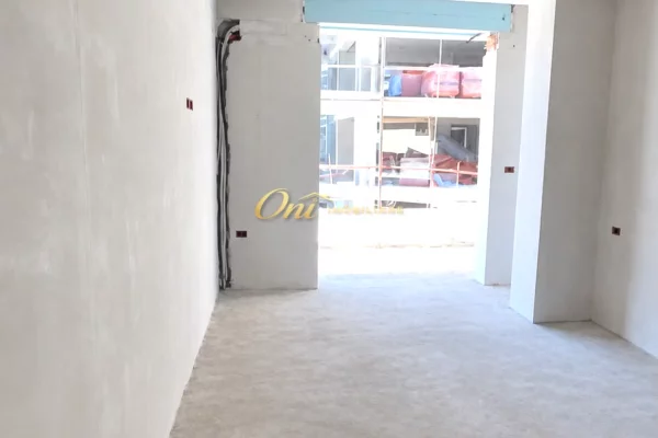 Shtepi ne shitje Apartament ne Tirane, 1+1, Mobilimi Bosh, pa mobiluar, Pagesa 131,400  Euro.