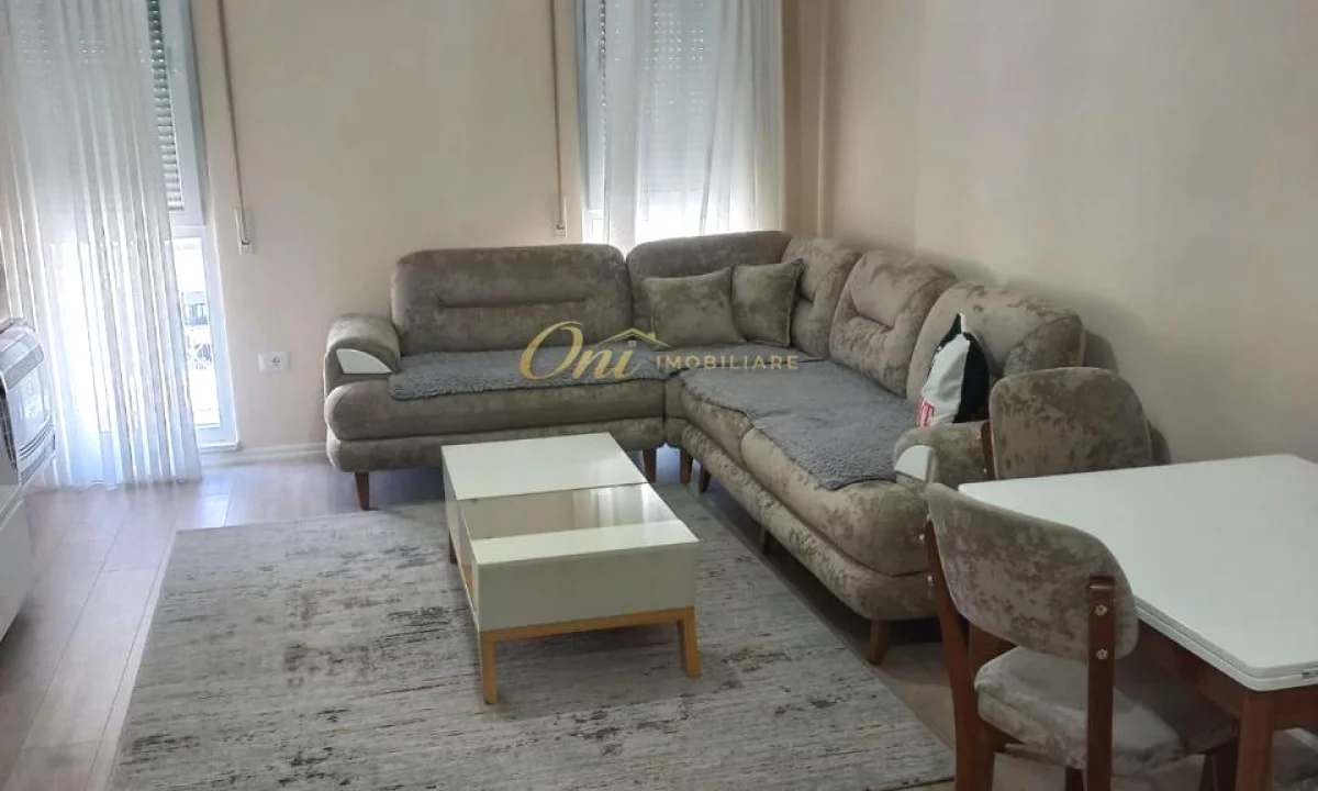 Shtepi me qera Apartament ne Tirane, 2+1, Mobilimi E mobiluar, Pagesa 50,000  Leke.