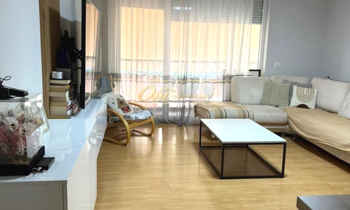 Shtepi me qera Apartament ne Tirane, 2+1, Mobilimi E mobiluar, Pagesa 90,000  Leke.