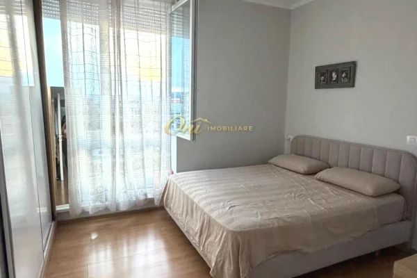 Shtepi me qera Apartament ne Tirane, 2+1, Mobilimi E mobiluar, Pagesa 90,000  Leke.