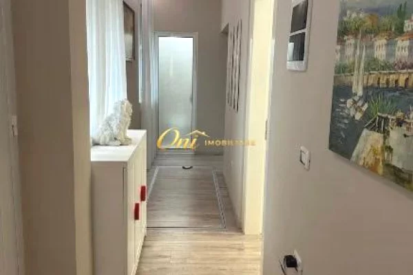 Shtepi me qera Apartament ne Tirane, 2+1, Mobilimi E mobiluar, Pagesa 900  Euro.