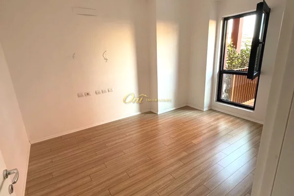 RRUGA E KAVAJES AMBIENT ZYRE PER QERA 