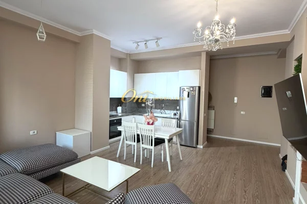 Shtepi ne shitje Apartament ne Tirane, 2+1, Mobilimi E mobiluar, Pagesa 338,000  Euro.