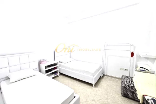 Shtepi me qera Apartament ne Tirane, 2+1, Mobilimi E mobiluar, Pagesa 50,000  Leke.