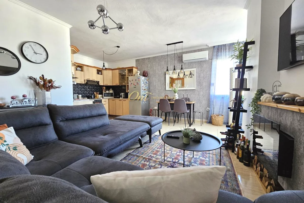 Shtepi me qera Apartament ne Tirane, 1+1, Mobilimi E mobiluar, Pagesa 700  Euro.